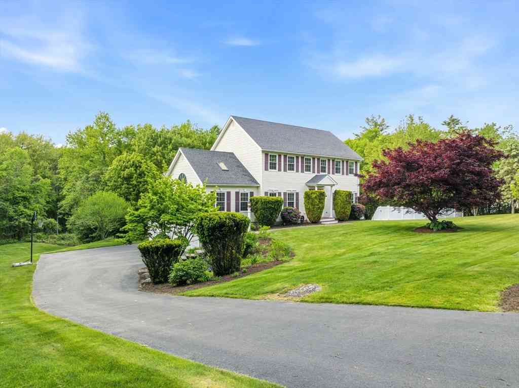 Homes For Sale - 19 Old Farm Rd<br/> Douglas, MA 01516