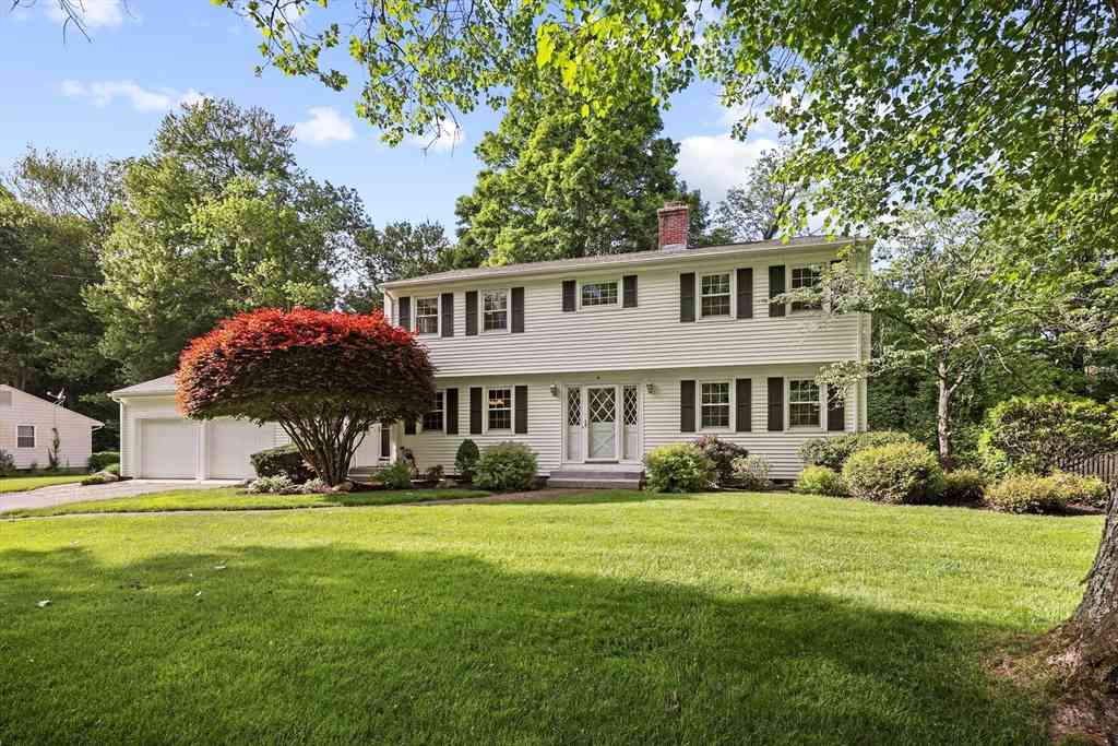Homes For Sale - 92 Morningside Dr<br/> Longmeadow, MA 01106