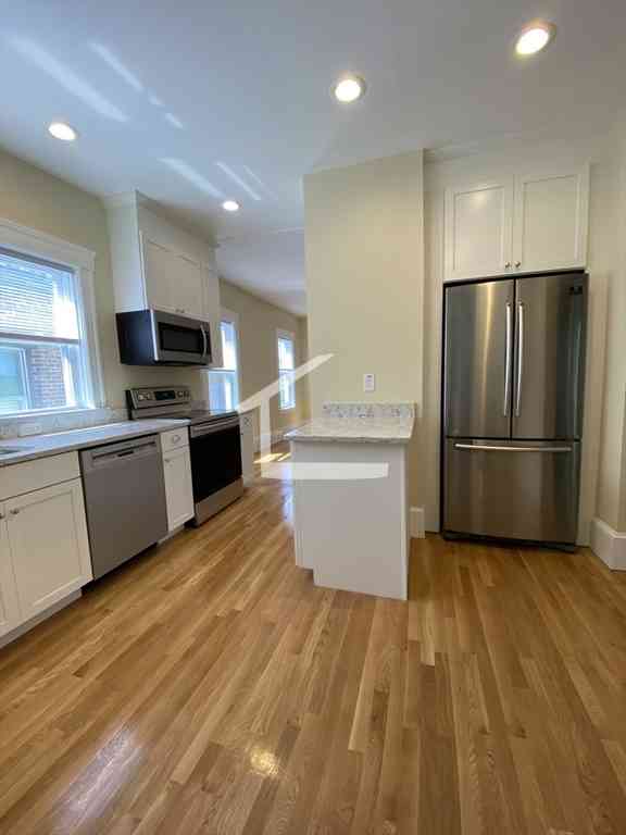 Apartment For Rent - 303 Tappan St #3<br/> Brookline, MA 02445
