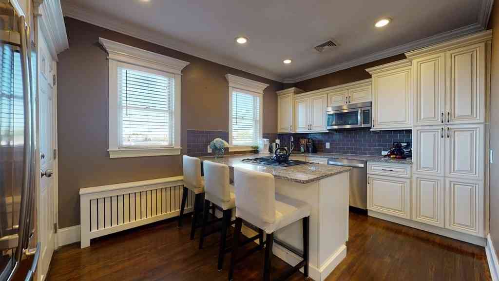 Condo For Rent - 539 E 7th St #3<br/> Boston, MA 02127