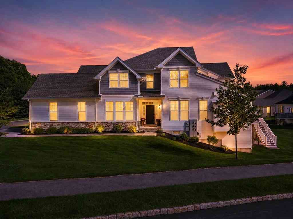 Condo For Sale - 7 Hummingbird Way #150<br/> Methuen, MA 01844