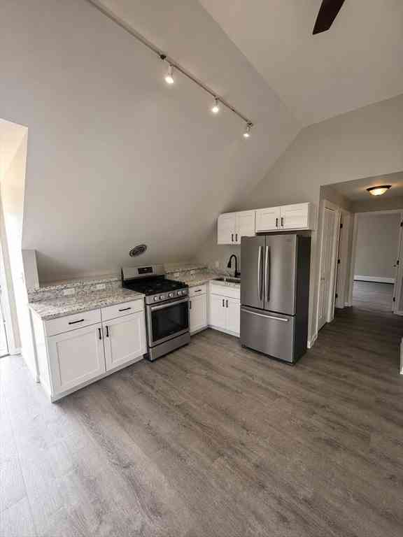 Apartment For Rent - 80 Cabot St #5<br/> Beverly, MA 01915