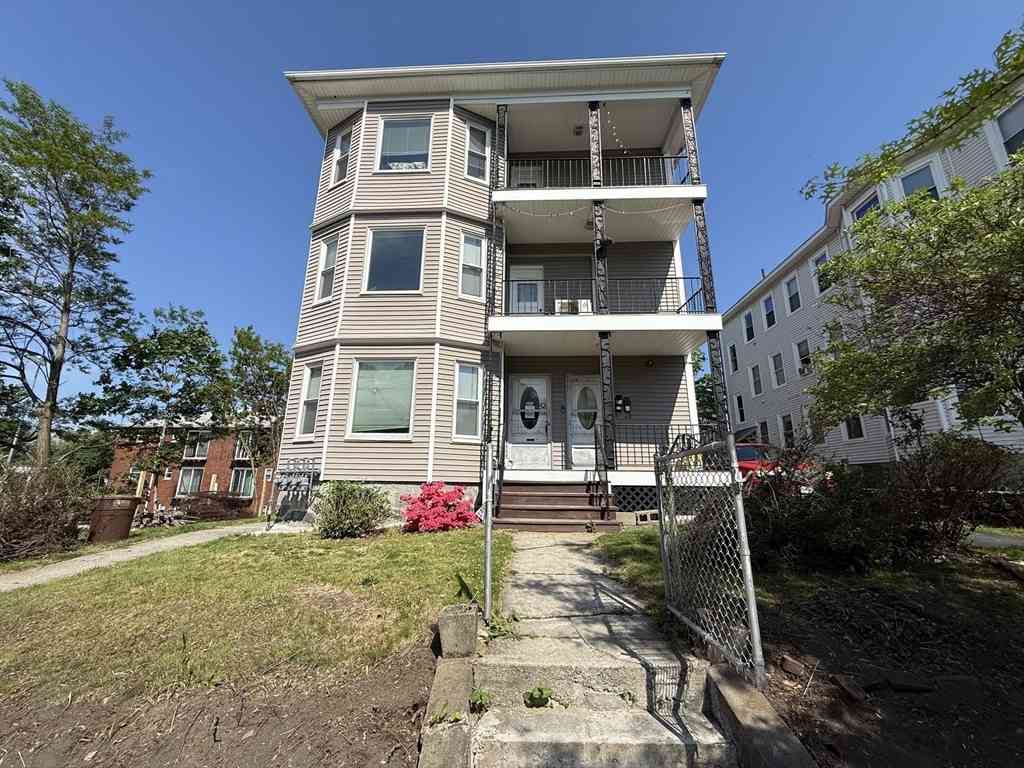 Apartment For Rent - 32 Woodbine Street #1<br/> Worcester, MA 01603