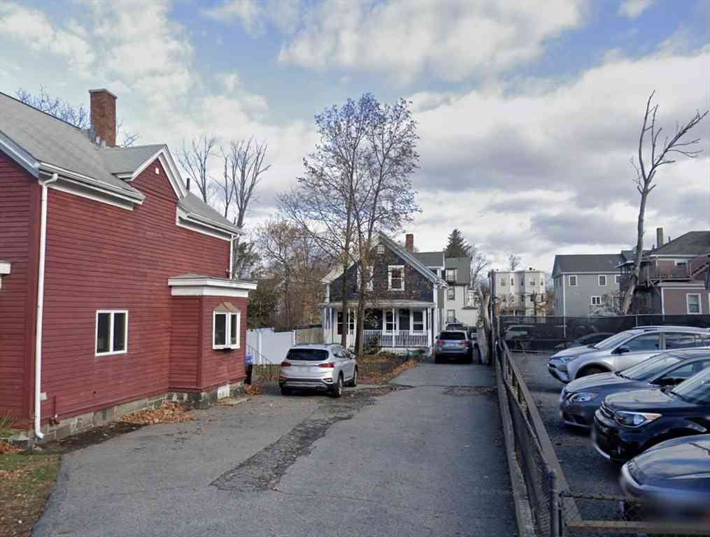 Homes For Sale - 32 Maple St<br/> Middlesex County, Waltham, MA 02453