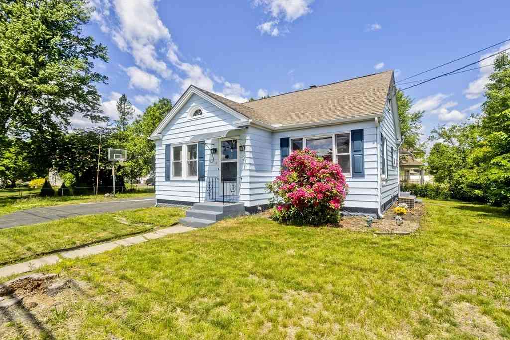 Homes For Sale - 30 Cady St<br/> Hampden County, Ludlow, MA 01056