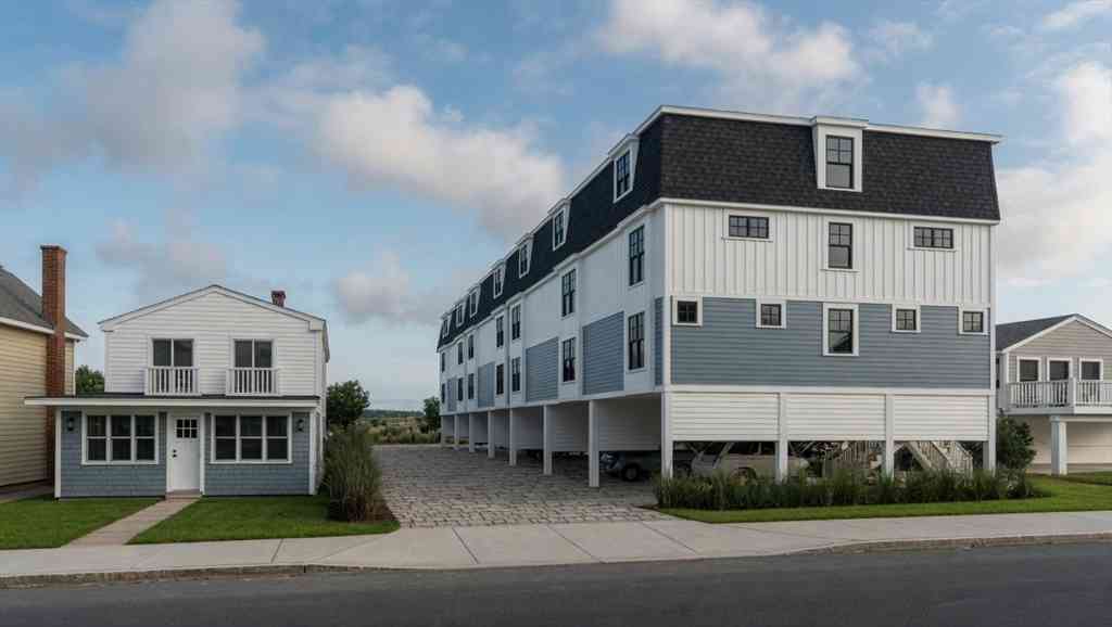 Condo For Sale - 113 N End Blvd #3<br/> Salisbury, MA 01952