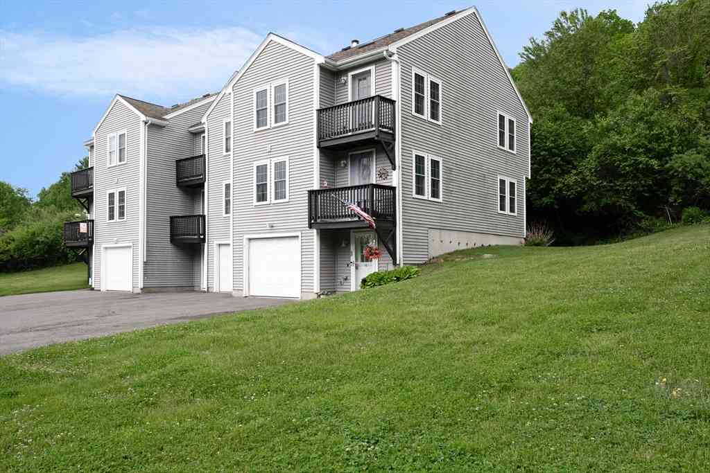 Condo For Sale - 43 West Meadow Estates Drive #43<br/> Middlesex County, Townsend, MA 01474