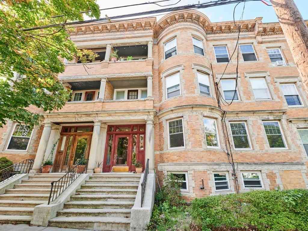 Condo For Rent - 96 Naples Road #3<br/> Brookline, MA 02446