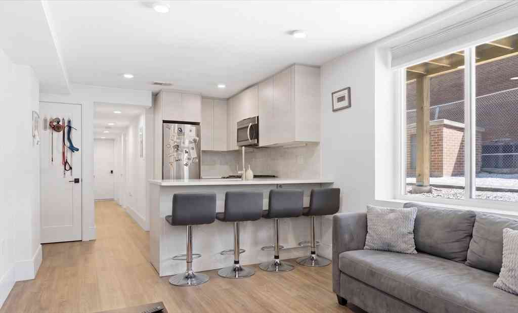 Condo For Rent - 92 Chelsea Street #1<br/> Boston, MA 02128