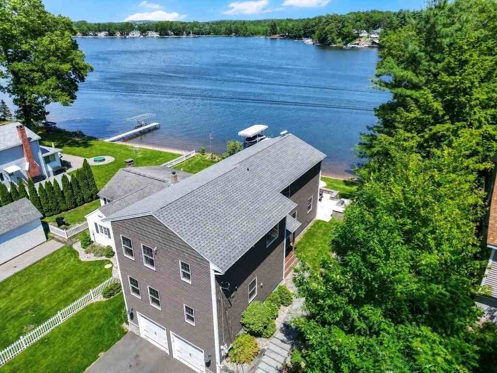 Homes For Sale - 6 Iroquois Dr<br/> Southwick, MA 01077