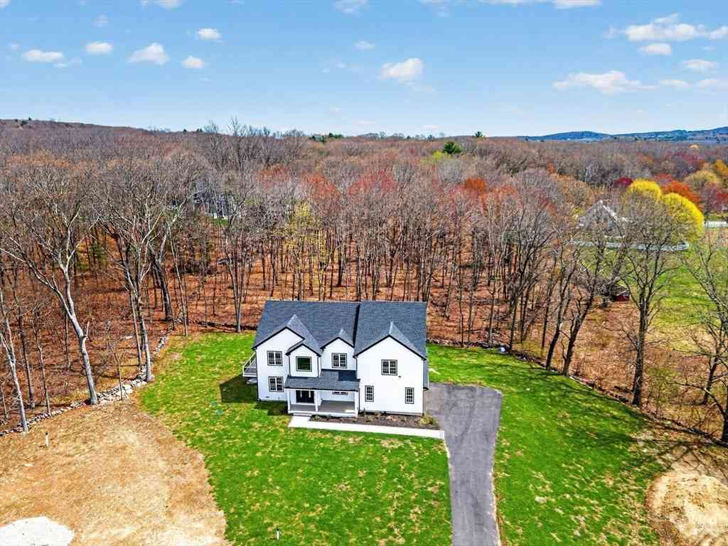 Homes For Sale - 10 Falcon Dr<br/> Shrewsbury, MA 01545
