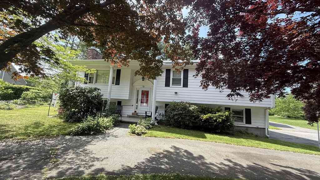 Homes For Rent - 297 Elm St<br/> Somerset, MA 02726