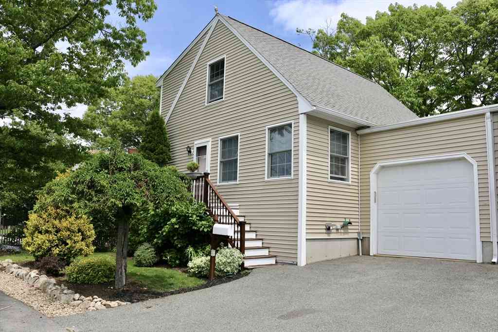 Homes For Rent - 37 Green St #1<br/> Gloucester, MA 01930