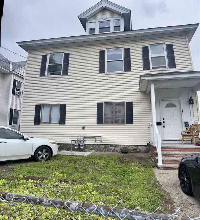 Apartment For Rent - 441 High St #2<br/> Lowell, MA 01852