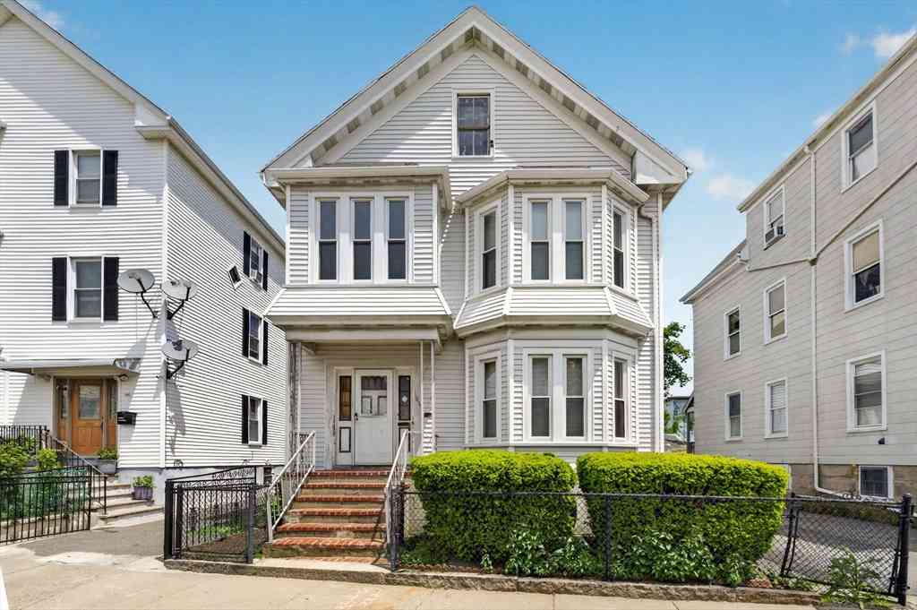Multifamily For Sale - 184 County St<br/> New Bedford, MA 02740