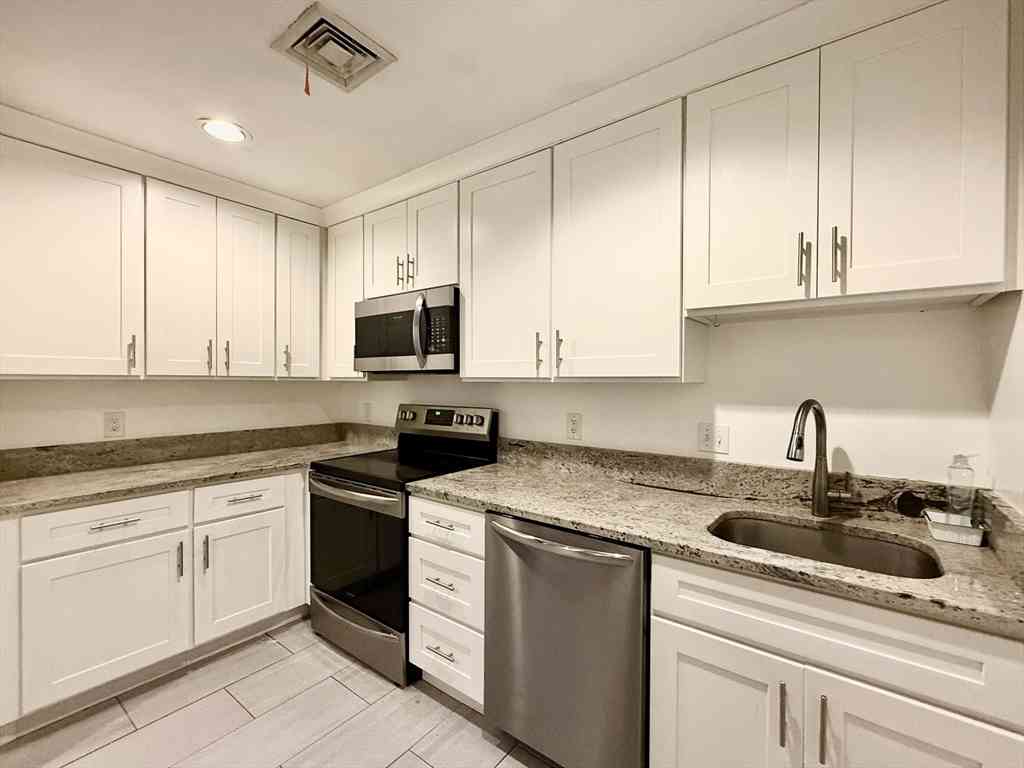 Condo For Rent - 10 Weston Ave #420<br/> Quincy, MA 02170