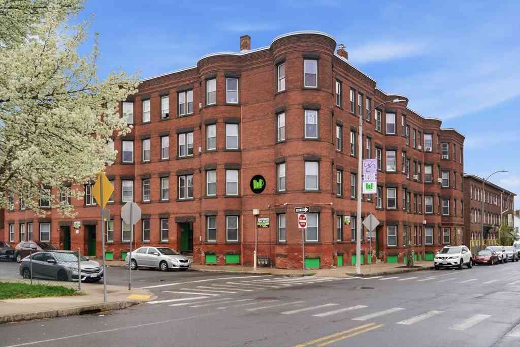 Apartment For Rent - 194 Lyman St #3RD FL 15<br/> Holyoke, MA 01040