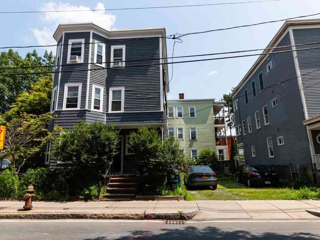 Apartment For Rent - 338-340 Columbia Road #3<br/> Cambridge, MA 02141