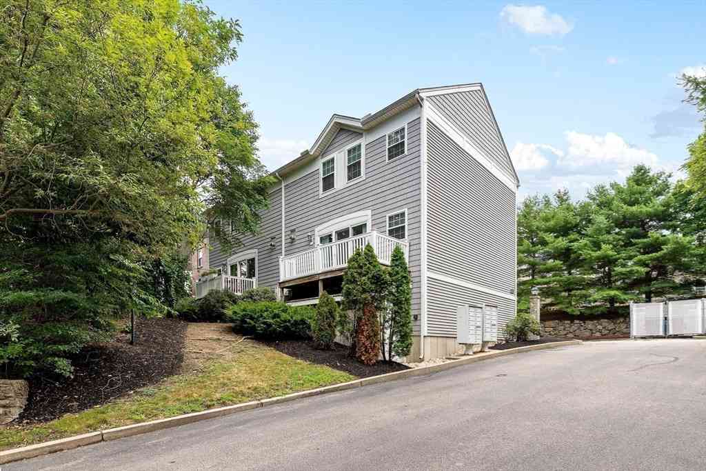 Homes For Rent - 2 Ricciuti Dr #9<br/> Quincy, MA 02169