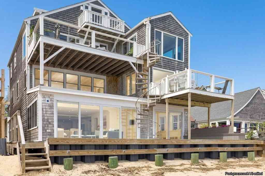 Condo For Sale - 607 Commercial Street #UNIT 1<br/> Provincetown, MA 02657