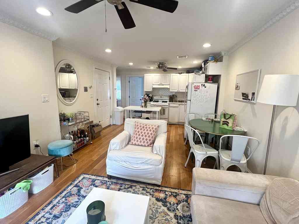 Apartment For Rent - 245 E Street #3<br/> Boston, MA 02127