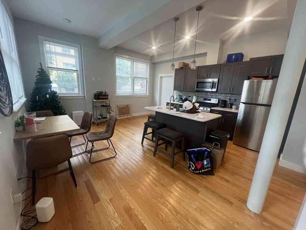 Apartment For Rent - 362-364 W 4th Street #1<br/> Boston, MA 02127