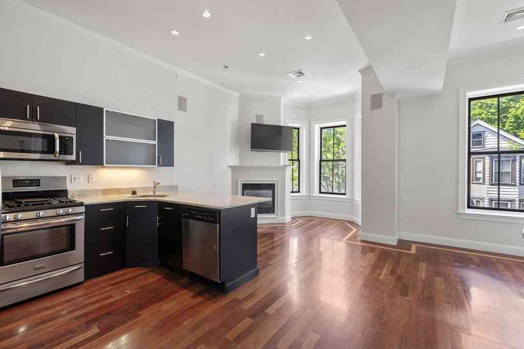 Condo For Sale - 651 E 3rd Street #2<br/> Boston, MA 02127