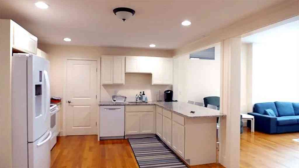 Apartment For Rent - 40 Naples #B<br/> Brookline, MA 02446