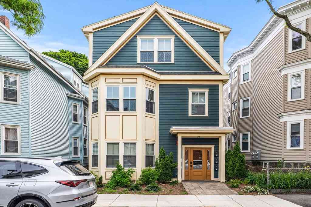 Condo For Sale - 34 Dorset St #1A<br/> Boston, MA 02125