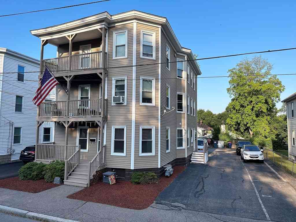 Apartment For Rent - 17 Avery St #4<br/> North Attleboro, MA 02760