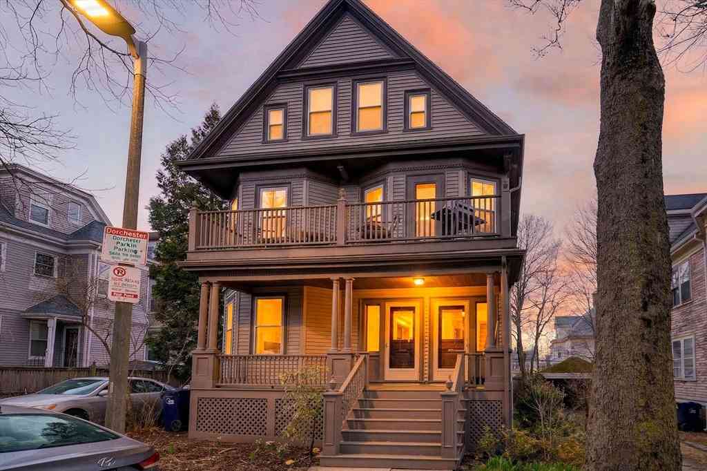 Condo For Sale - 2 Moultrie St #2<br/> Boston, MA 02124