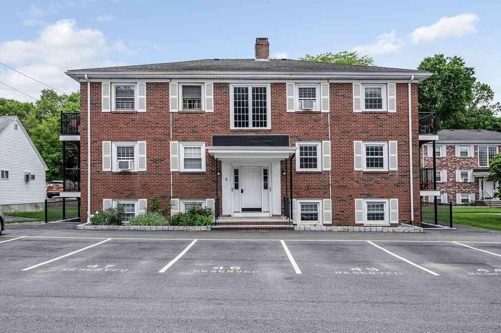 Condo For Sale - 8 Austin Court #B<br/> Saugus, MA 01906