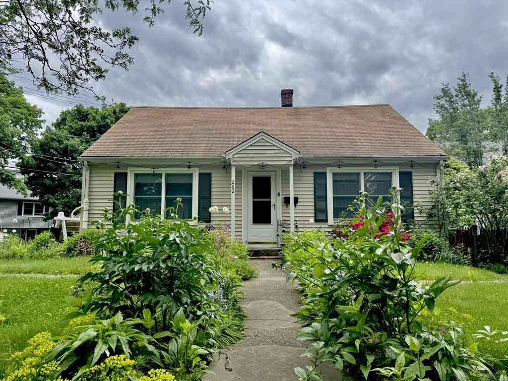 Homes For Sale - 262 W Shore Dr<br/> Marblehead, MA 01945