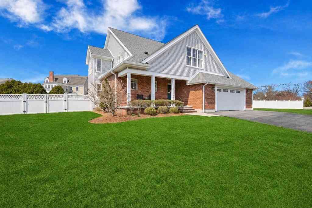 Homes For Sale - 3 Shea Ln<br/> Foxboro, MA 02035