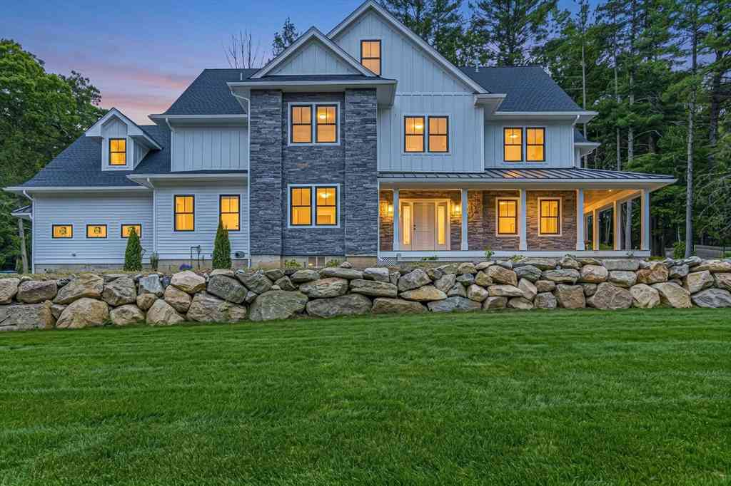 Homes For Sale - 33 Pine Street<br/> Dover, MA 02030