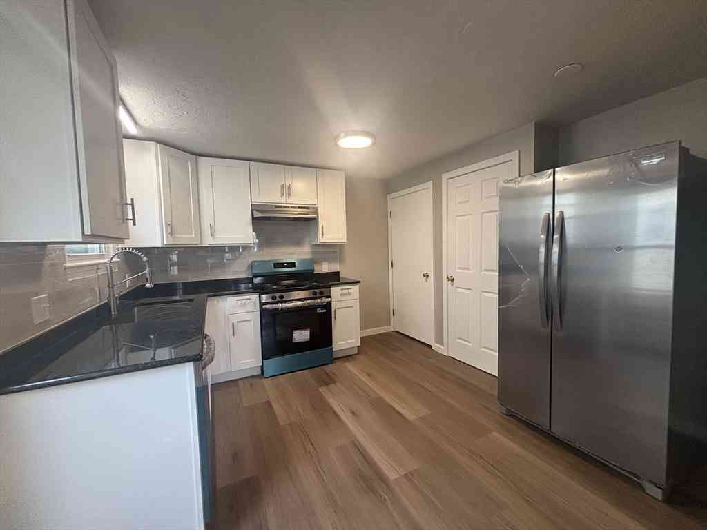 Homes For Rent - 162 Essex #1<br/> Swampscott, MA 01907