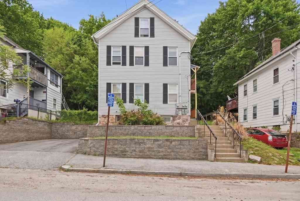 Apartment For Rent - 6 Oswald St #1<br/> Worcester, MA 01607