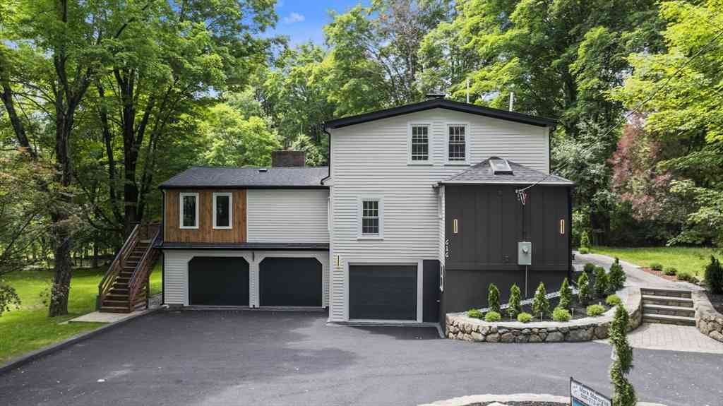 Homes For Sale - 616 Grove St<br/> Framingham, MA 01701