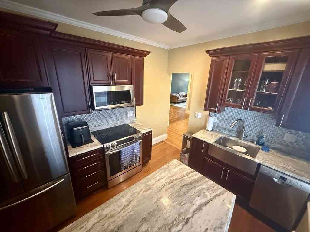 Condo For Rent - 34 Parkman #3<br/> Brookline, MA 02446
