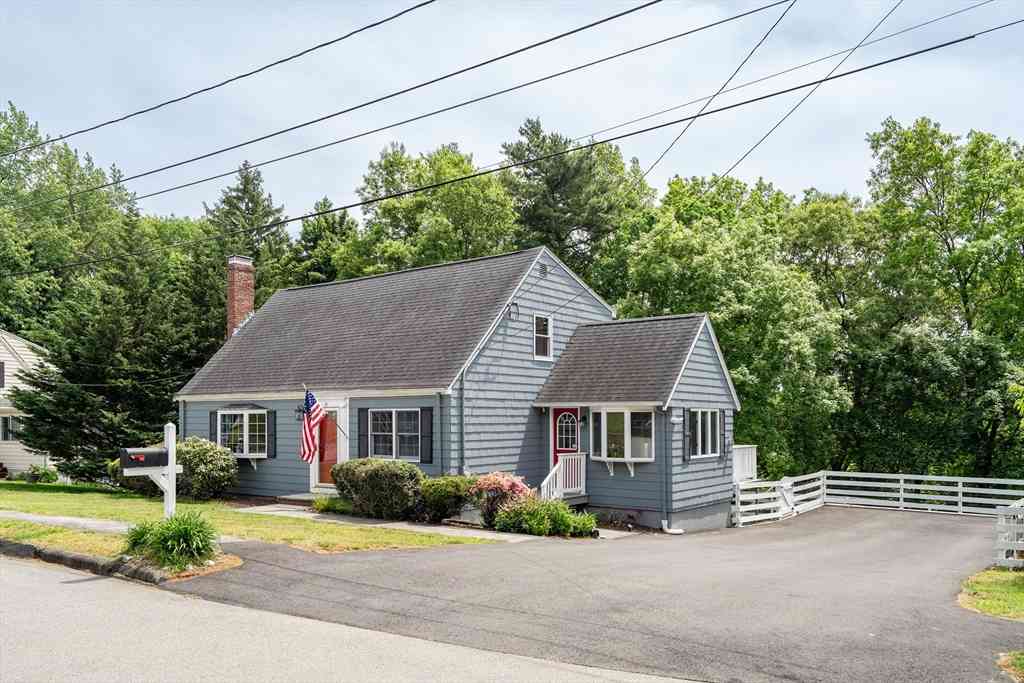 Homes For Sale - 14 Otis Street<br/> Middlesex County, Woburn, MA 01801