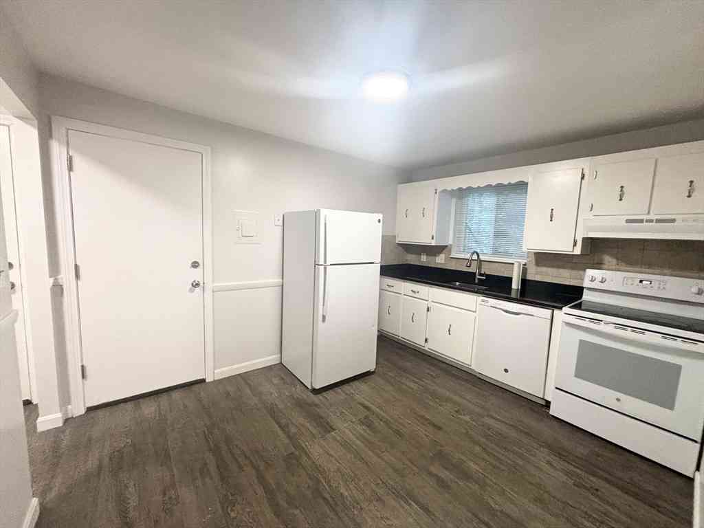 Apartment For Rent - 75 Vine Street #6 - A1<br/> Saugus, MA 01906