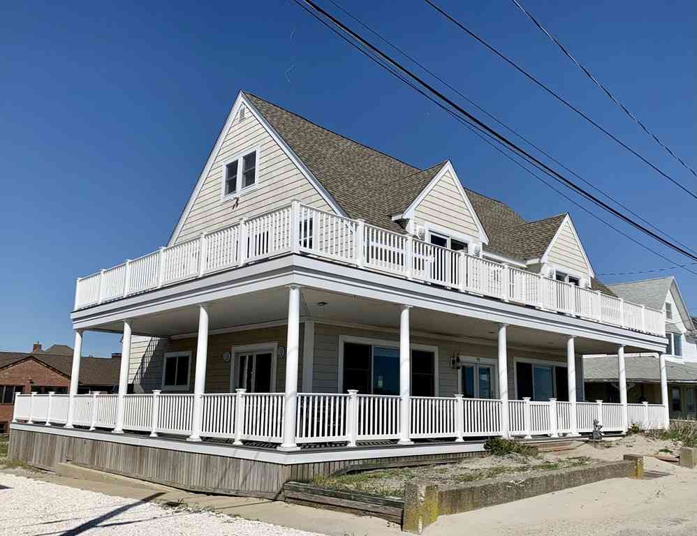 Homes For Rent - 93 Beach Ave Winter Rental #9/15-5/15<br/> Hull, MA 02045