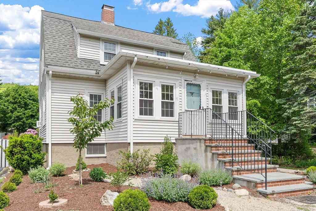 Homes For Sale - 74 Galen St<br/> Middlesex County, Waltham, MA 02451