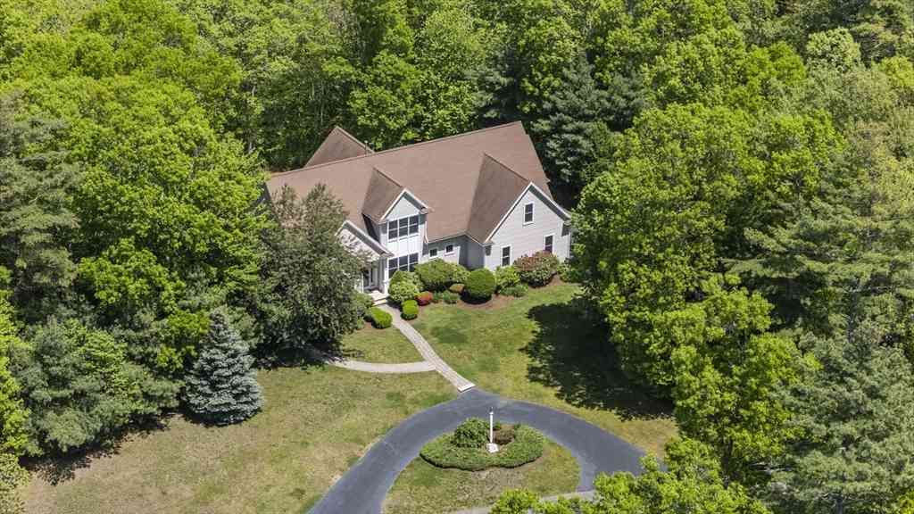 Homes For Sale - 40 Acorn Trl<br/> Plymouth, MA 02360