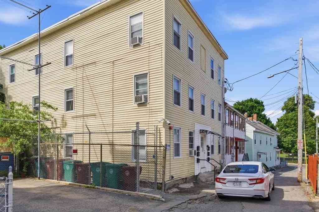 Homes For Rent - 8 Cherry St<br/> Lowell, MA 01852