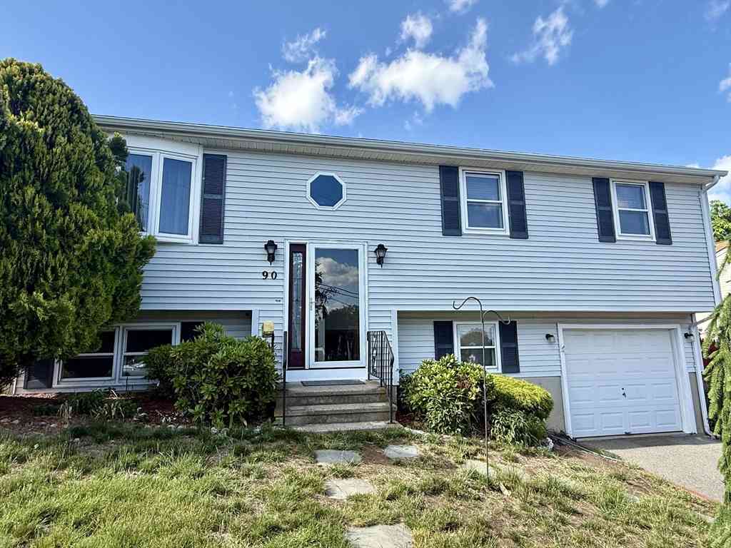 Homes For Sale - 90 Augustus St<br/> Fall River, MA 02721