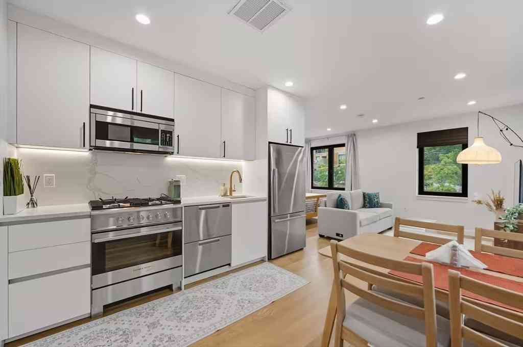 Condo For Rent - 1618 Beacon Street #3<br/> Brookline, MA 02446