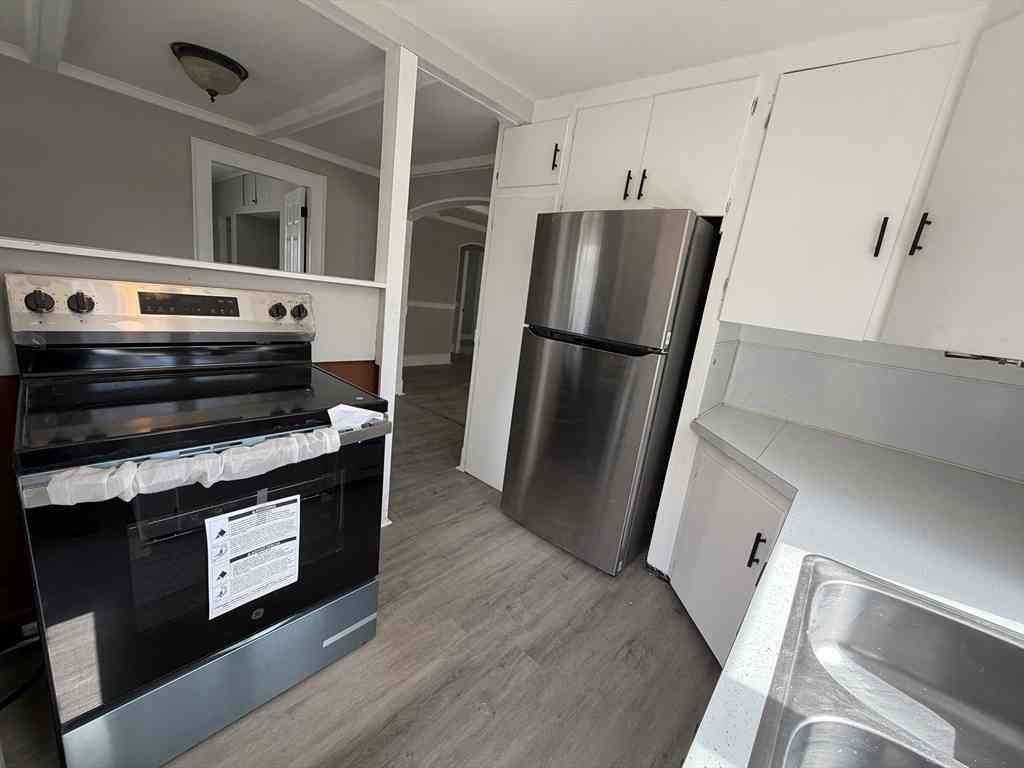 Apartment For Rent - 93 Friend Street #2<br/> Amesbury, MA 01913