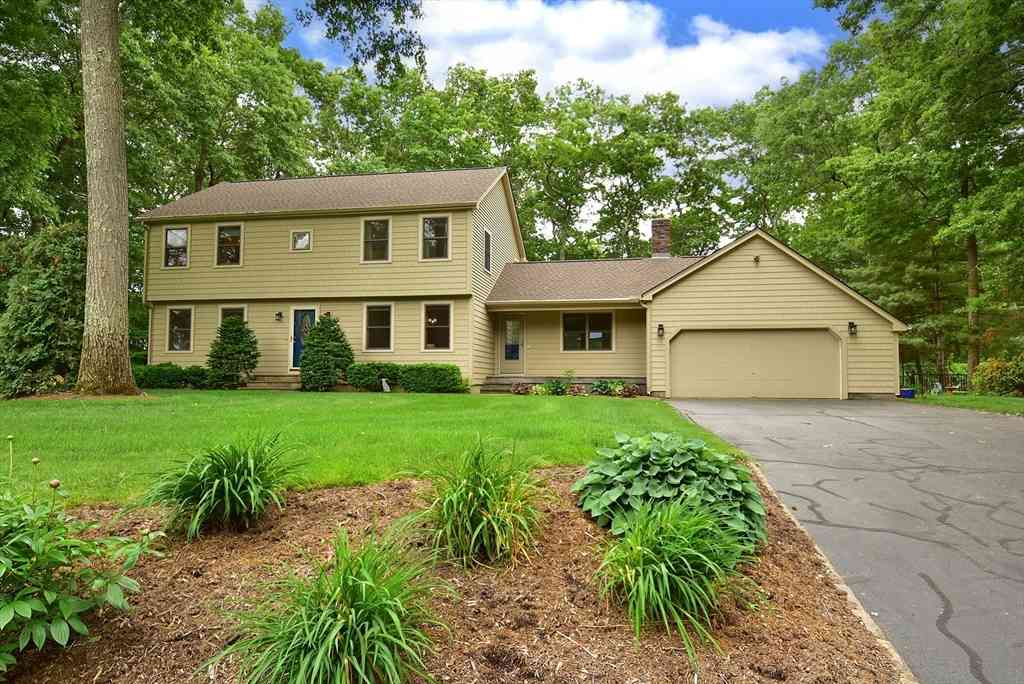 Homes For Sale - 140 Pineridge Dr<br/> Westfield, MA 01085