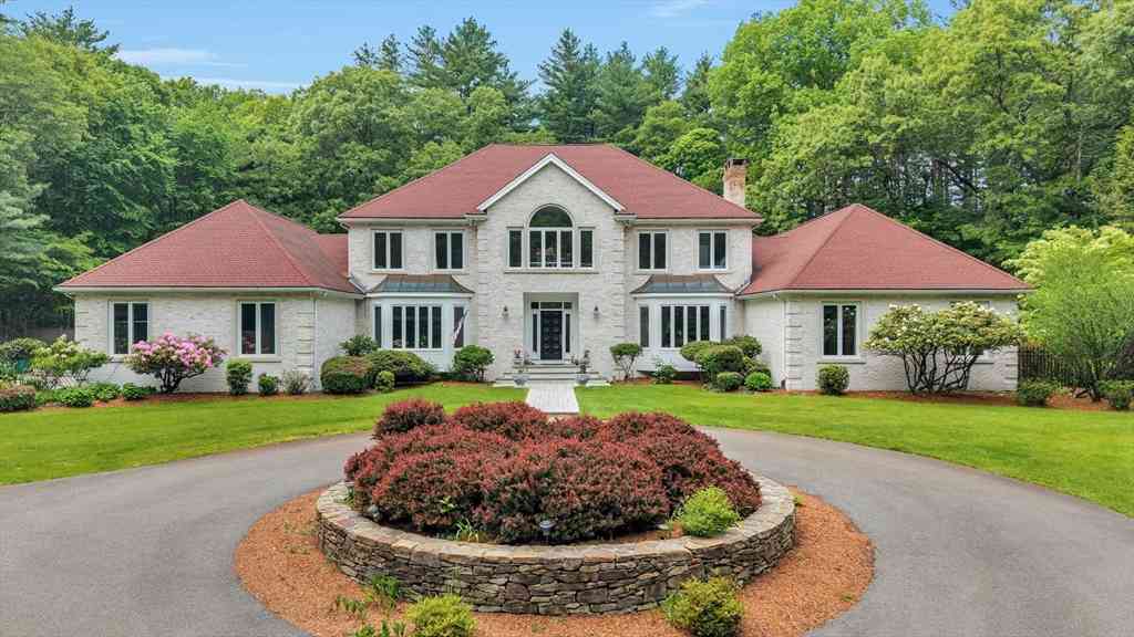 Homes For Sale - 784 Strawberry Hill Rd<br/> Middlesex County, Concord, MA 01742